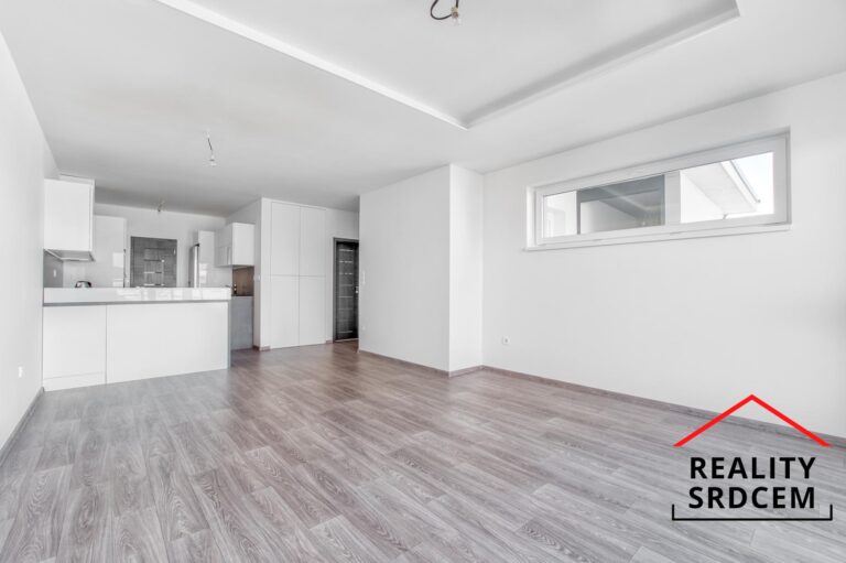 mikita-roman-realitni-makler-sviadnov-frydek-mistek-pronajem-rodinny-dum