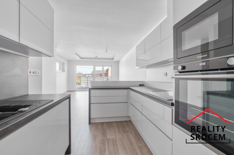 mikita-roman-realitni-makler-sviadnov-frydek-mistek-pronajem-rodinny-dum