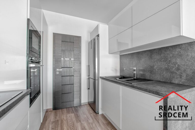 mikita-roman-realitni-makler-sviadnov-frydek-mistek-pronajem-rodinny-dum