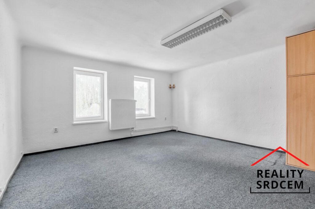 mikita-roman-realitni-makler-trinec-pronajem-nebytove-prostory