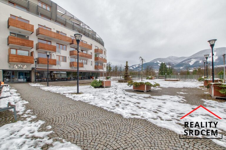 mikita-roman-realitni-makler-celadna-pronajem-apartman