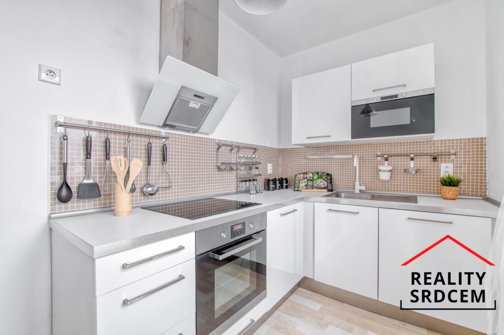 Pronájem bytu v os. vlast. 1+1+lodžie/41 m2 na ul. Borovského, Karviná – Mizerov