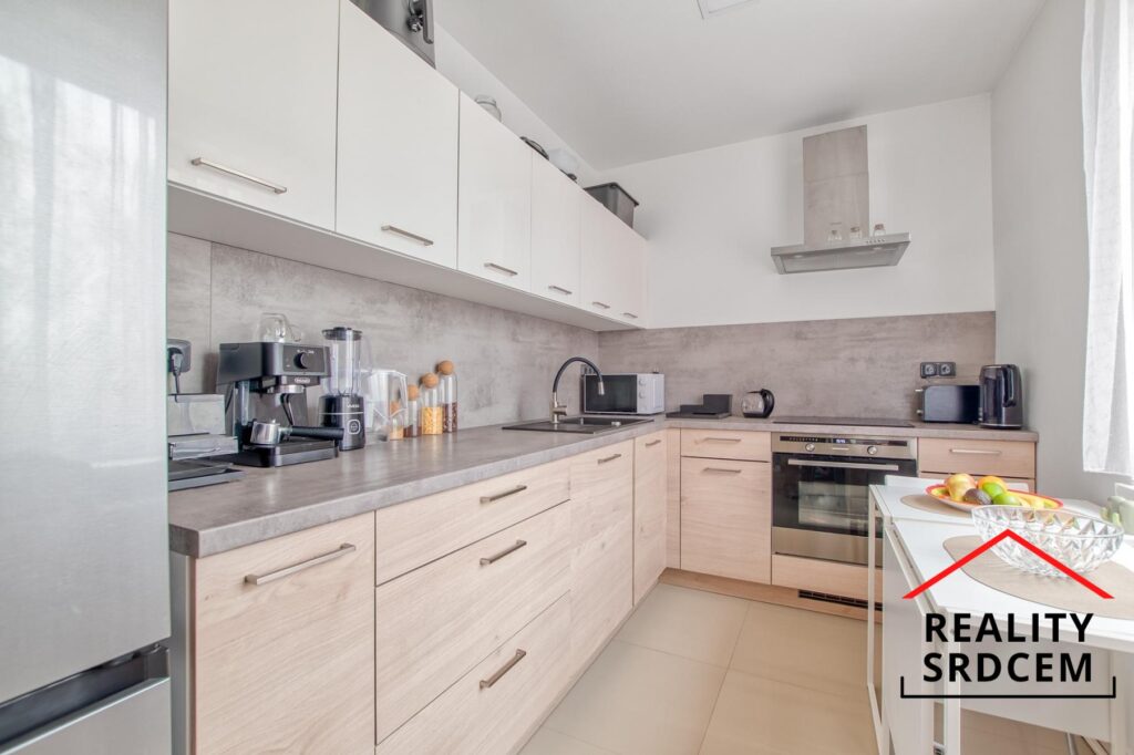 Pronájem družs. bytu o velikosti 2+1/53m2 + lodžie na ul. Ve Svahu, Karviná – Ráj