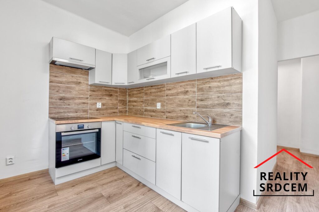 Pronájem bytu v os.vl. 2+1+balkon/55m2 na ul. Na Kopci, Karviná – Mizerov