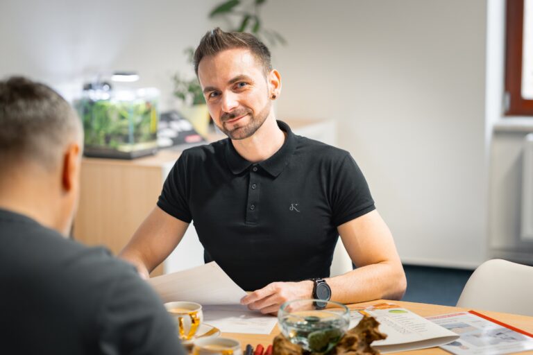 Sledujte nás na sociálních sítích 5