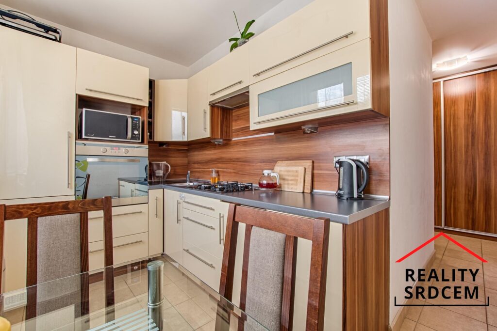 Pronájem bytu v os. vlas. 2+1+lodžie/55m2 na ul. Víta Nejedlého, Karviná – Ráj