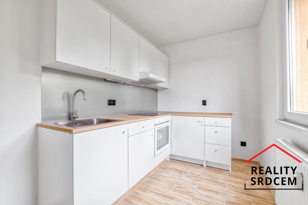 Pronájem bytu v os. vlast. o velikosti 2+1+zasklená lodžie/58 m2 na ul. Dačického, Karviná – Ráj