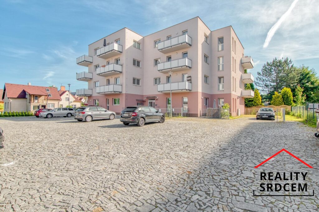 Pronájem moderního bytu 2+kk 74 m2 s předzahrádkou, 104 m2 ul. Na Poříčí, Frýdek-Místek