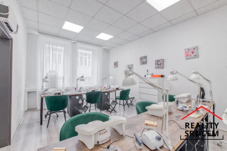 Katerina-Pavlu-realitni-makler-prodej-pronajem-nemovitosti-realitni-kancelar-delame-reality-srdcem-O