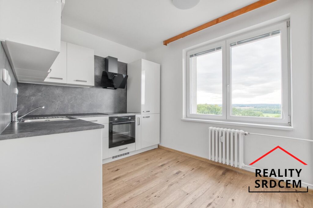 PŘÍPRAVA – Pronájem nově zrekonstruovaného bytu 3+1 s lodžií, 75 m2, ul. Lumírova, Ostrava-Výškovice