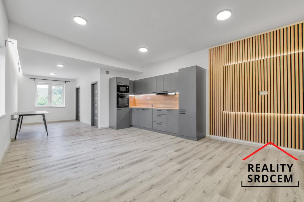 Pronájem moderního bytu 2+kk, 65 m2 s parkováním, Bohumínská