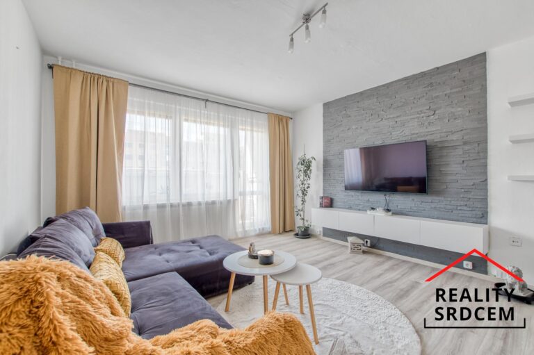 Katerina-Pavlu-realitni-makler-prodej-pronajem-nemovitosti-realitni-kancelar-delame-reality-srdcem-O