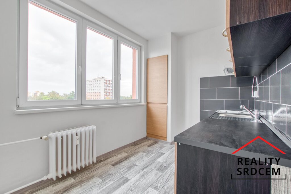 Pronájem bytu 2+1 s balkonem, 56m2 , ul. Výškovická, Ostrava – Zábřeh